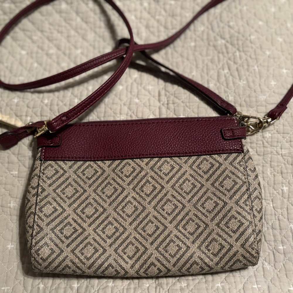 Liz Claiborne Maroon and Beige Crossbody Bag - Picture 2 of 5